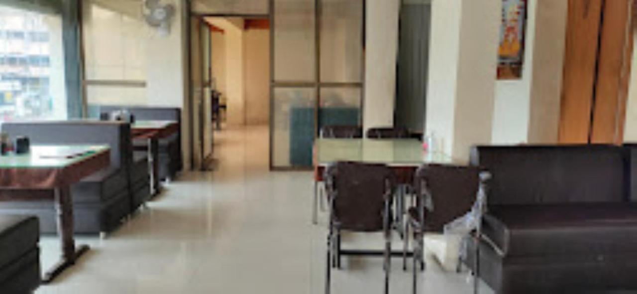 Hotel Vaibhav,Akola Dış mekan fotoğraf